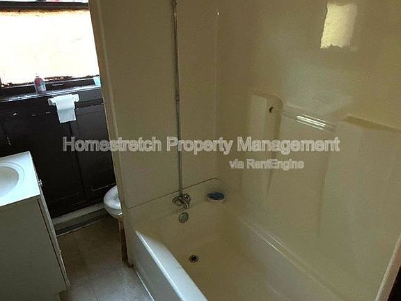 4th image of 4227 Sacramento Ave #2