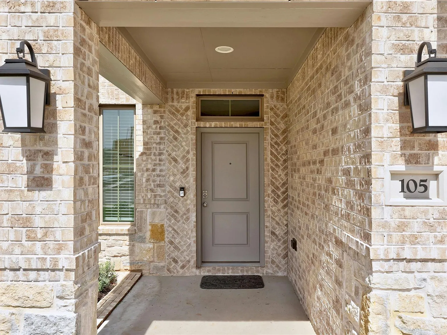 4 bed, 3.5 bath, 2618 sqft, $2,800 — Photo 3