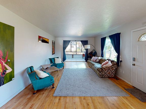3rd image of 1055 Frankland St
