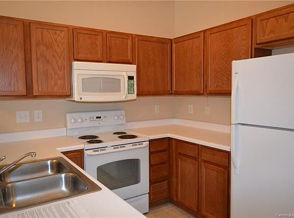 4th image of 5608 Katherine Ct