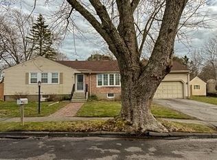 2 Prentiss Rd, Danvers, MA 01923