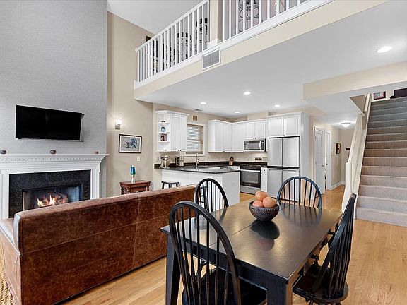4th image of 2855 N Damen Ave #3