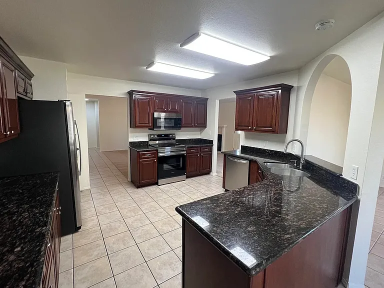 1321 E Morrow Dr — Photo 12