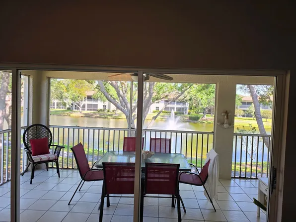 200 Diamond Cir APT 202, Naples, FL 34110