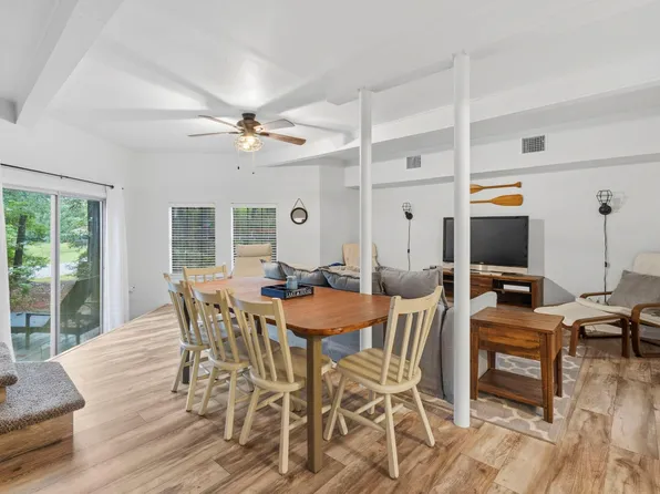 465 Creek Dr, Onalaska, TX 77360