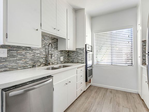 5th image of 824 10th St #9