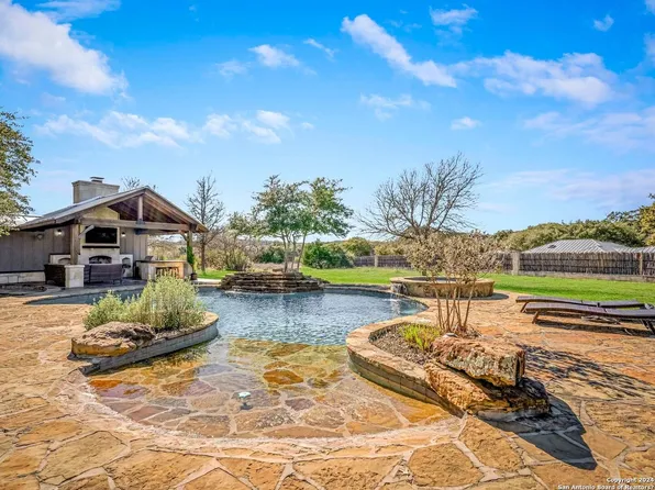 116 DOVE CREST DR, Boerne, TX 78006