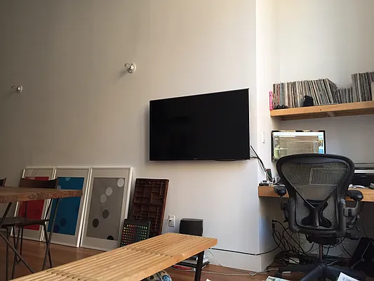 Rented by Loom Group | media 32