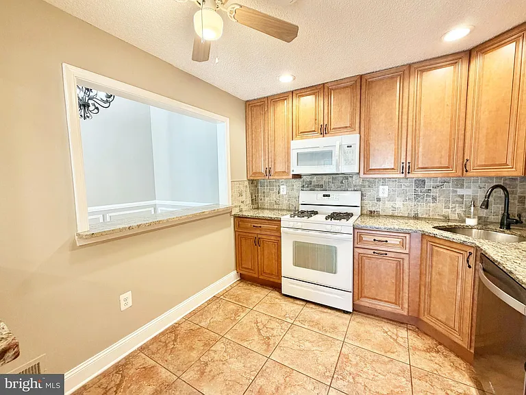 47 Mendrey Ct — Photo 9