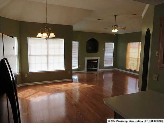 4th image of 1057 Misty Valley Dr