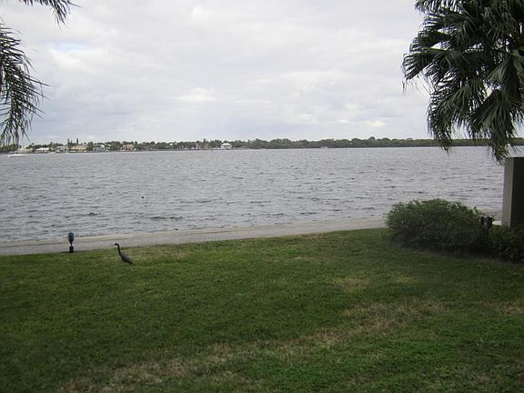 5th image of 130 Lakeshore Dr APT G31