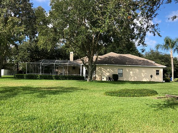 3rd image of 13724 Dowling Ln