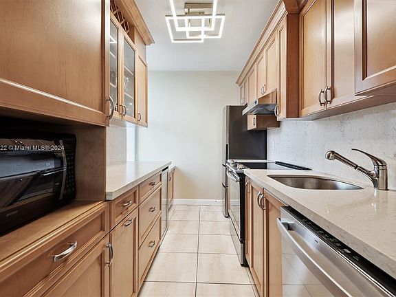 4th image of 888 Intracoastal Dr APT 3F