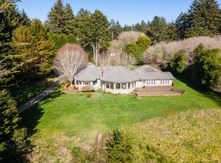 1090 Stagecoach Rd, Trinidad, CA 95570