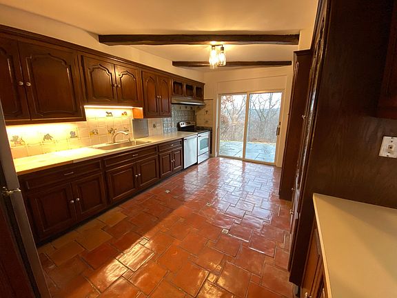 5th image of 36 Westerly Ln