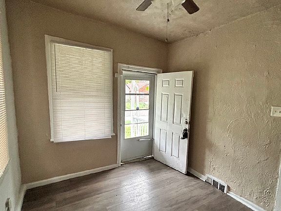 2nd image of 6725 Schofield Pl