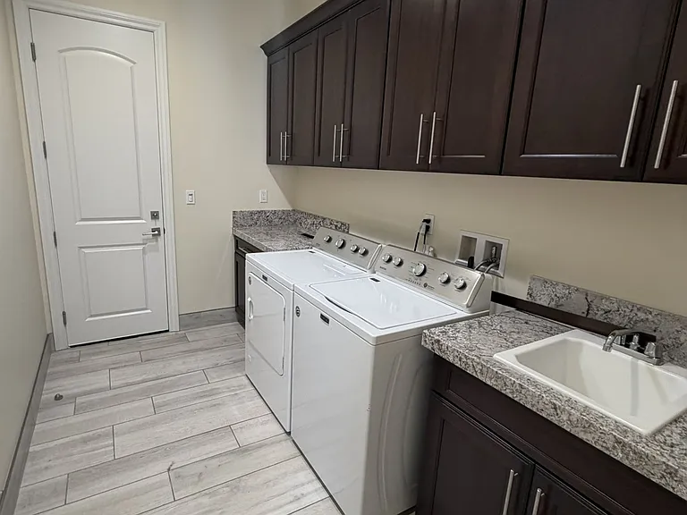 7603 Romeria St — Photo 15