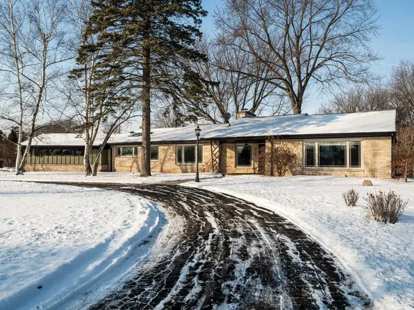 9251 North Tennyson DRIVE, Bayside, WI 53217