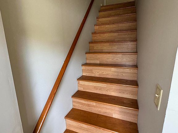 5th image of 108 Elmwood Cir #B