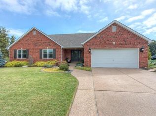 441 Muirfield Dr, Saint Charles, MO