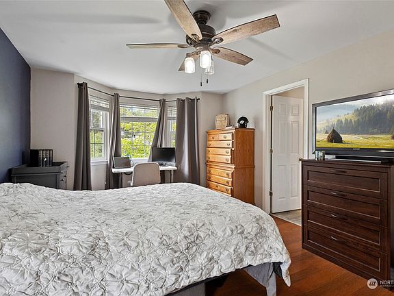 3rd image of 25 Kinkaid Drive