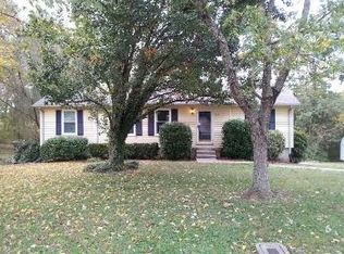 825 Oak Leaf Dr, Old Hickory, TN 37138