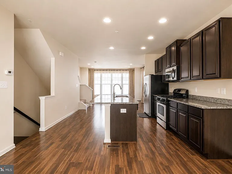 22520 Phillips St #401 — Photo 15