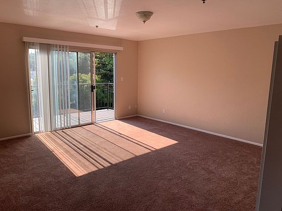 5th image of 6200 Seminary Ave #D