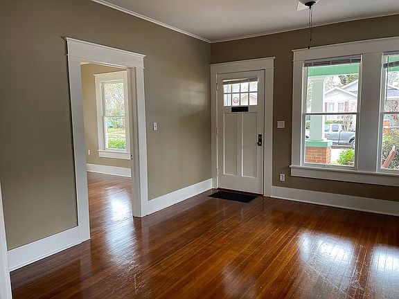 LR w/ doorway to FRT BDRM