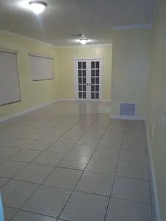 4 bed, 1.5 bath, 1522 sqft, $3,200 — Photo 2