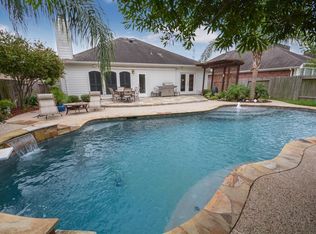 5219 Chase Wood Dr, Bacliff, TX 77518