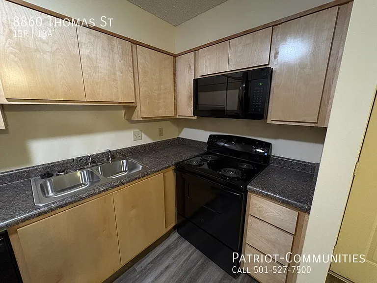 8860 Thomas St — Photo 5