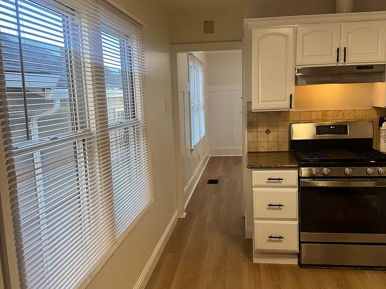 4732 Congress Ave — Photo 16