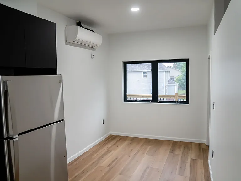 9301 Oakland Ave — Photo 16