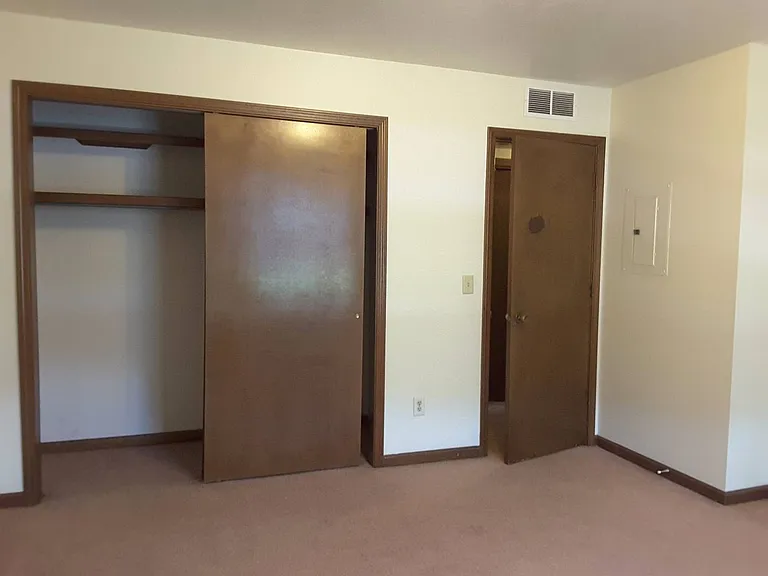 120 S Silverwood Ln — Photo 7