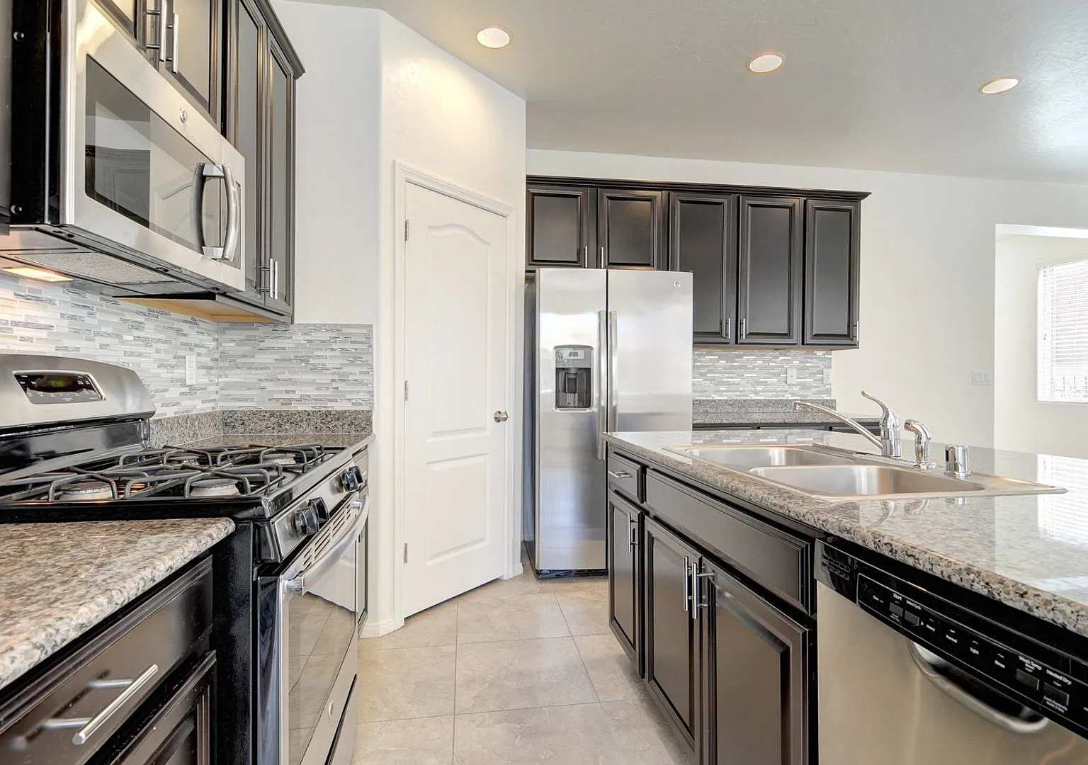 5487 Funks Grove Lane, Las Vegas, NV 89122 — Photo 4