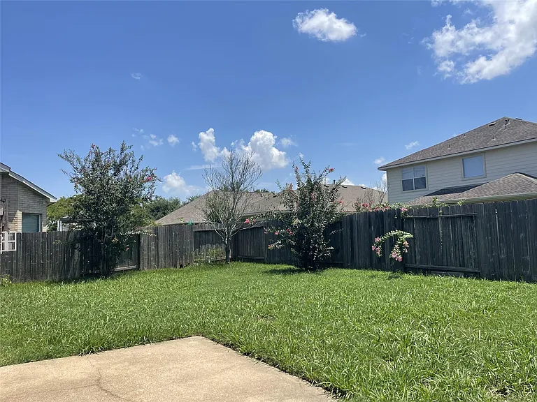 6411 Virginia Fields Dr — Photo 30