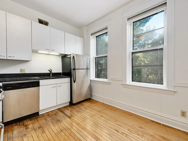 2023 W Roscoe St #3R — Photo 9