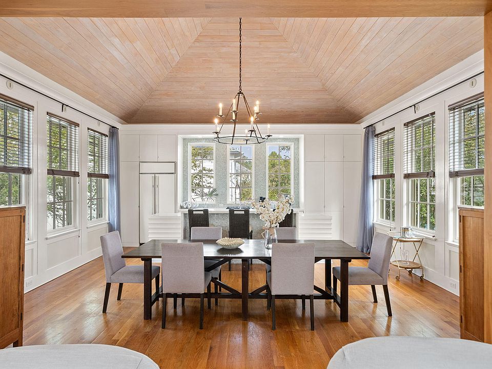 1st image of 239 Sand Oaks Cir