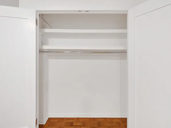 315 West 57th Street image 7 of 26