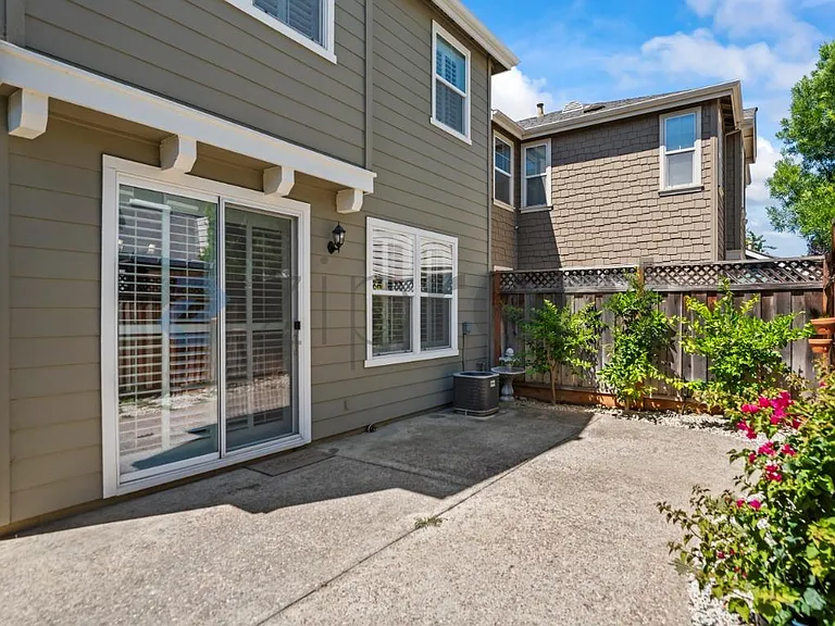 741 Tennyson Dr — Photo 28