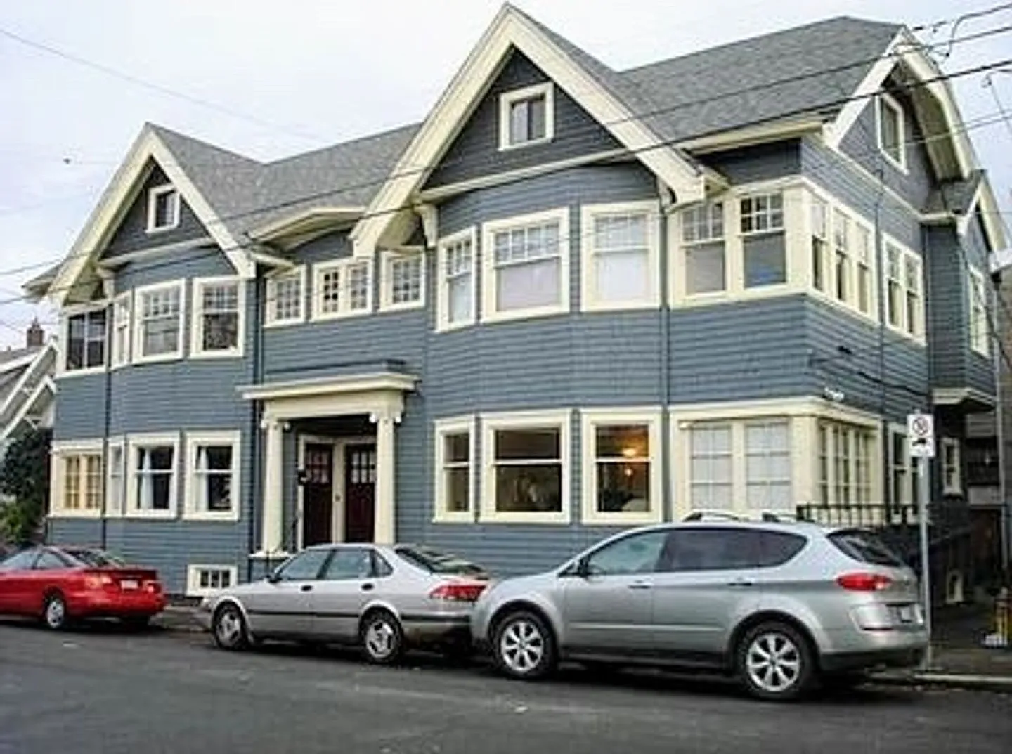 Amazing 2 Room, 1 Bath 2 Story Apt in Hawthorne Area — Photo 2