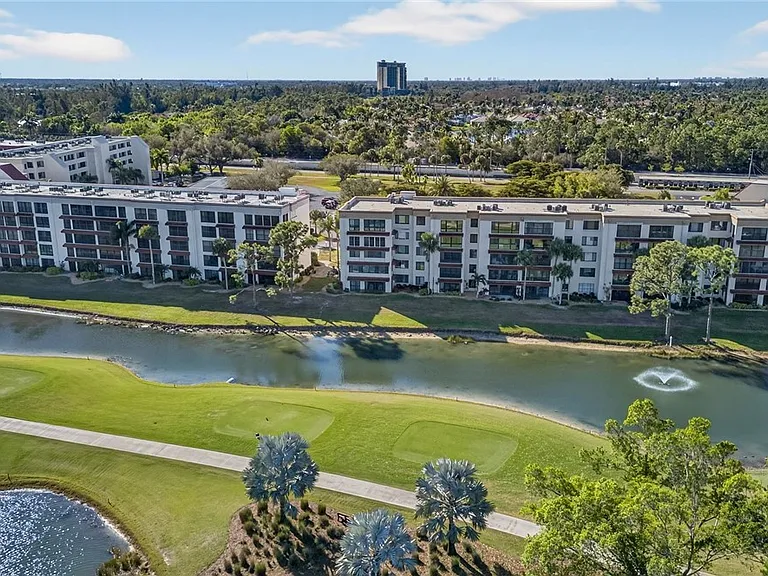 7430 Lake Breeze Dr #313 — Photo 28
