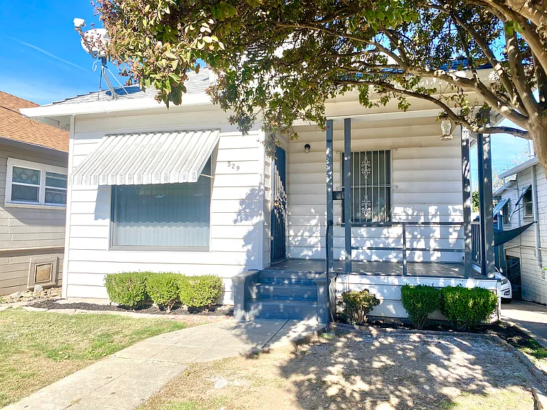 529 E Pine St — Photo 2