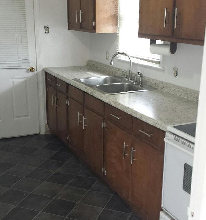 1st image of 406 Tyler Ave