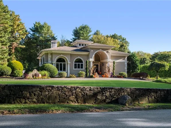55 Wilbur Rd, Lincoln, RI 02865