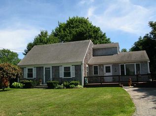 13 Gladding St, Bristol, RI 02809