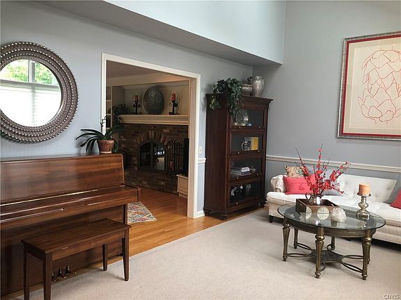 4th image of 5114 Reis Cir