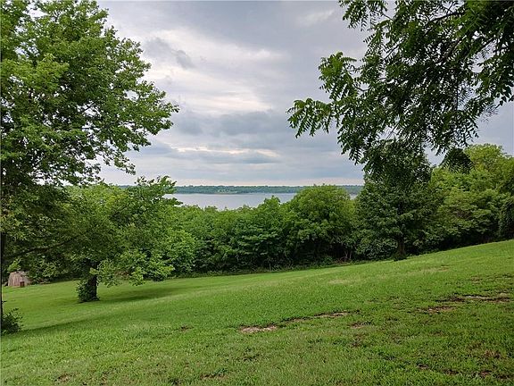 3rd image of 0000 Lakeshore Dr. Kansas