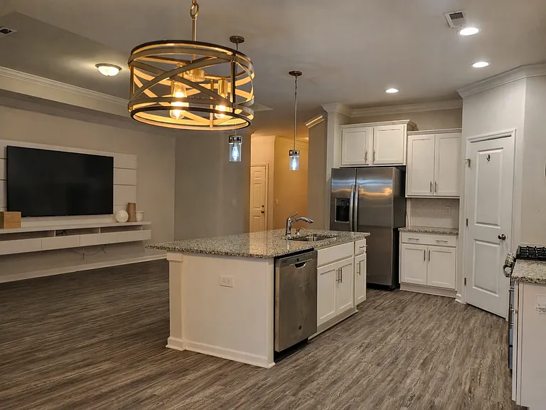 111 Fernhill Dr NW — Photo 10